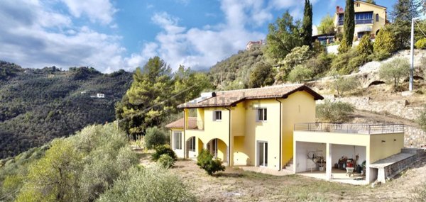 casa indipendente in vendita a Perinaldo