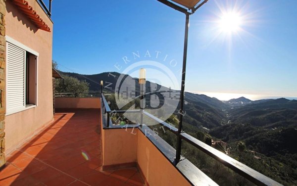 casa indipendente in vendita a Perinaldo