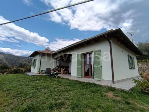 casa indipendente in vendita a Perinaldo