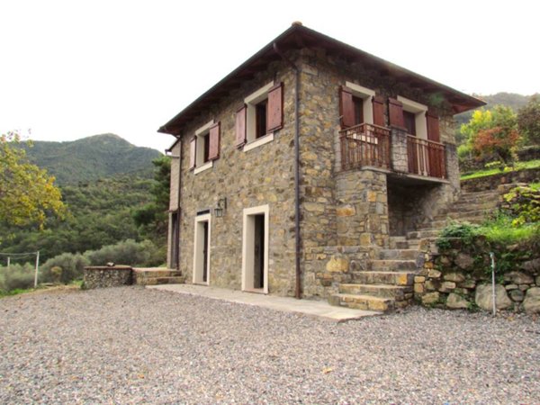 casa indipendente in vendita a Perinaldo