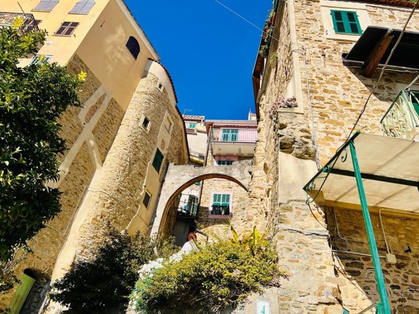 quadrivano in vendita a Perinaldo