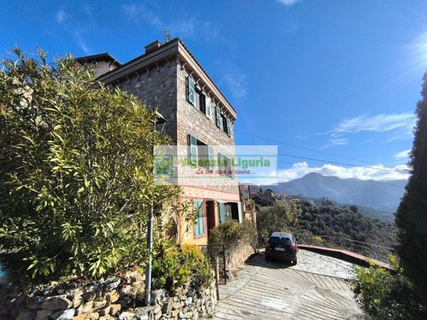 casa indipendente in vendita a Perinaldo