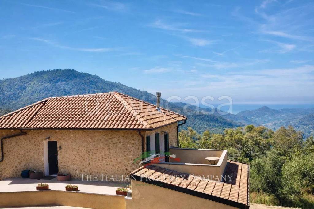 casa indipendente in vendita a Perinaldo in zona Suseneo