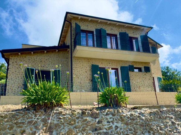 casa indipendente in vendita a Perinaldo