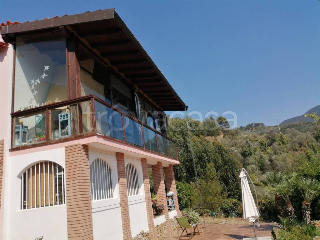 casa indipendente in vendita a Perinaldo in zona Suseneo