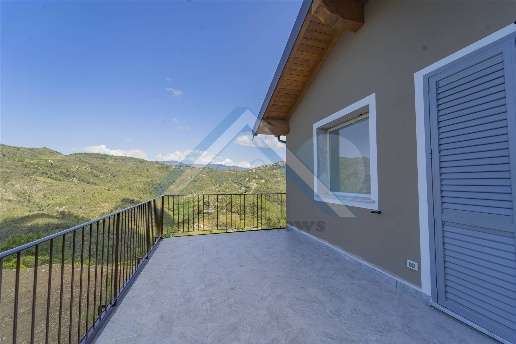 casa indipendente in vendita a Perinaldo in zona Suseneo