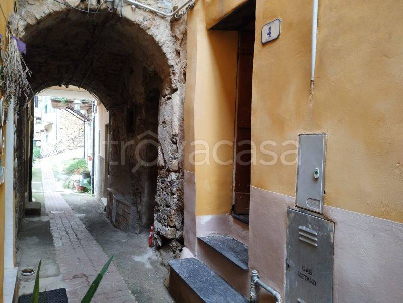 casa indipendente in vendita a Pietrabruna