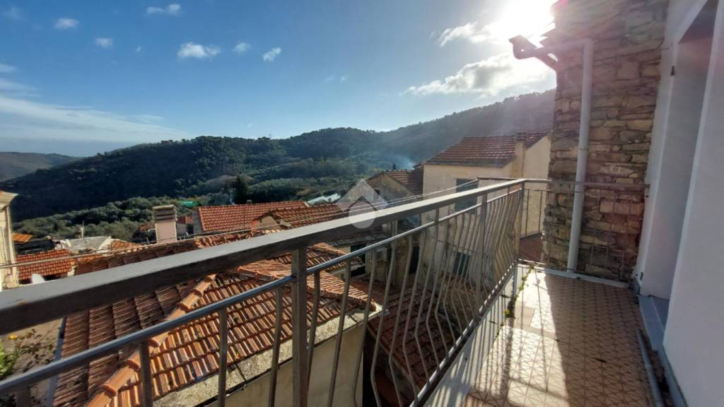 casa indipendente in vendita a Pietrabruna in zona Boscomare