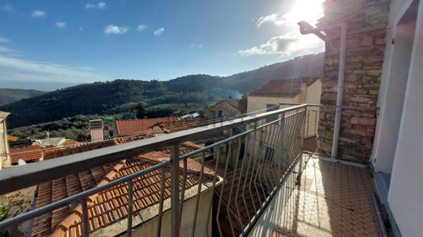 casa semindipendente in vendita a Pietrabruna in zona Boscomare