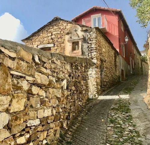 casa indipendente in vendita a Pietrabruna