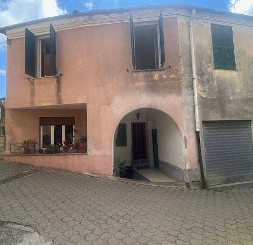 casa indipendente in vendita a Pietrabruna