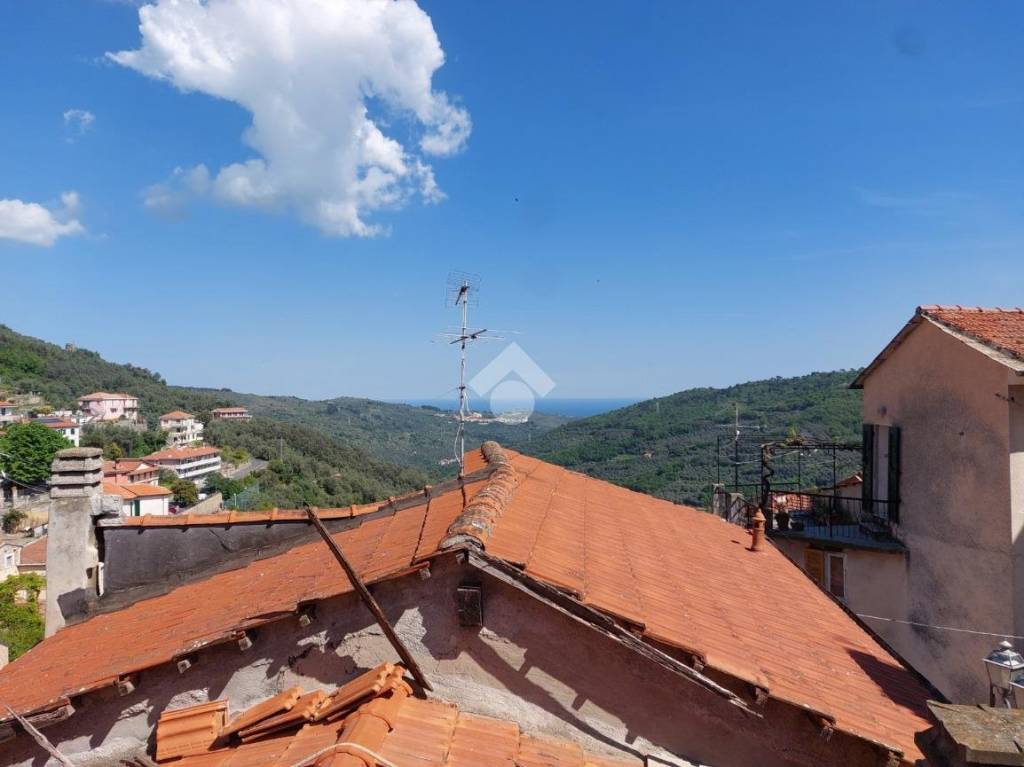 casa indipendente in vendita a Pietrabruna