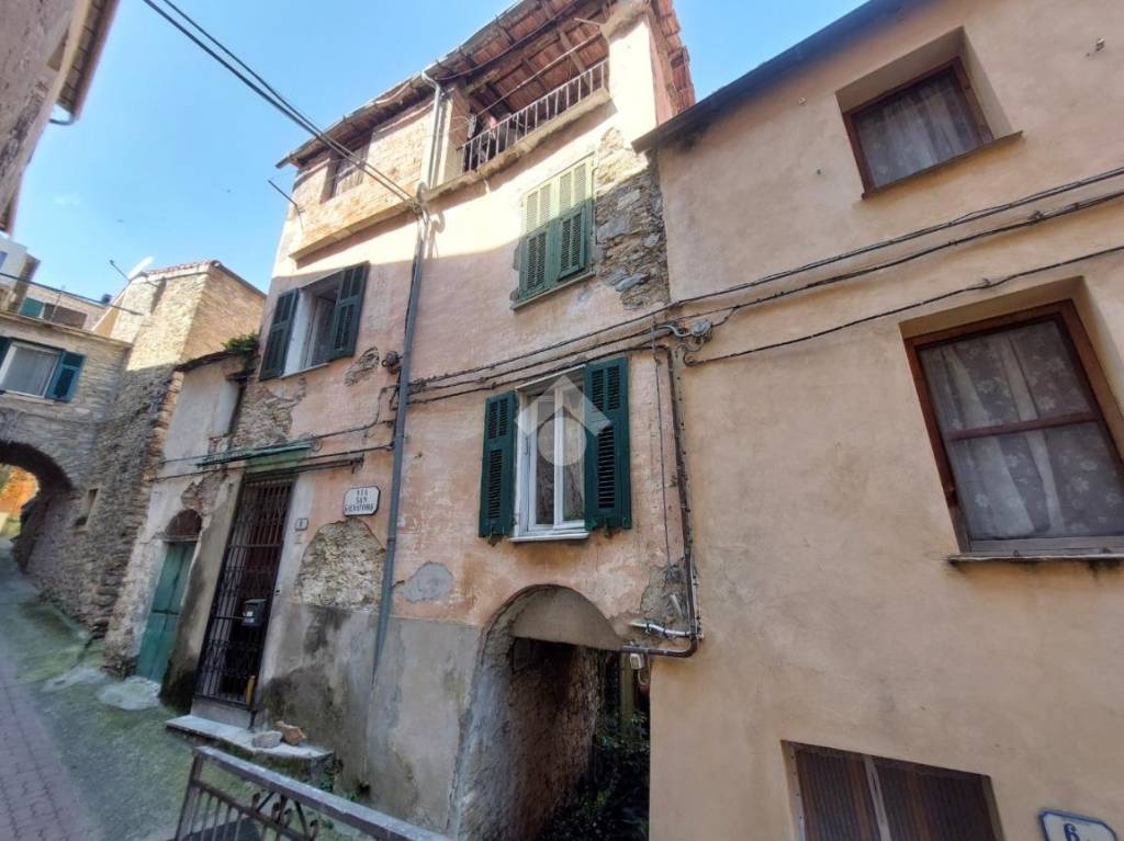 casa indipendente in vendita a Pietrabruna