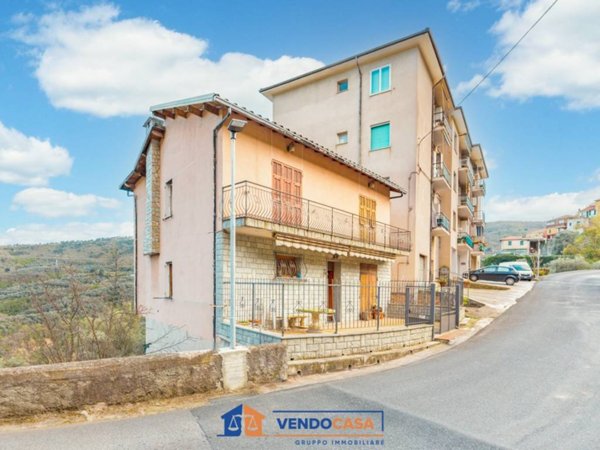 casa indipendente in vendita a Pietrabruna