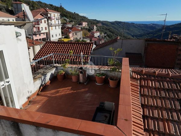 quadrivano in vendita a Pietrabruna