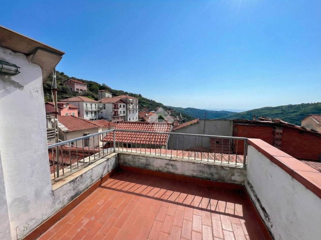 appartamento in vendita a Pietrabruna