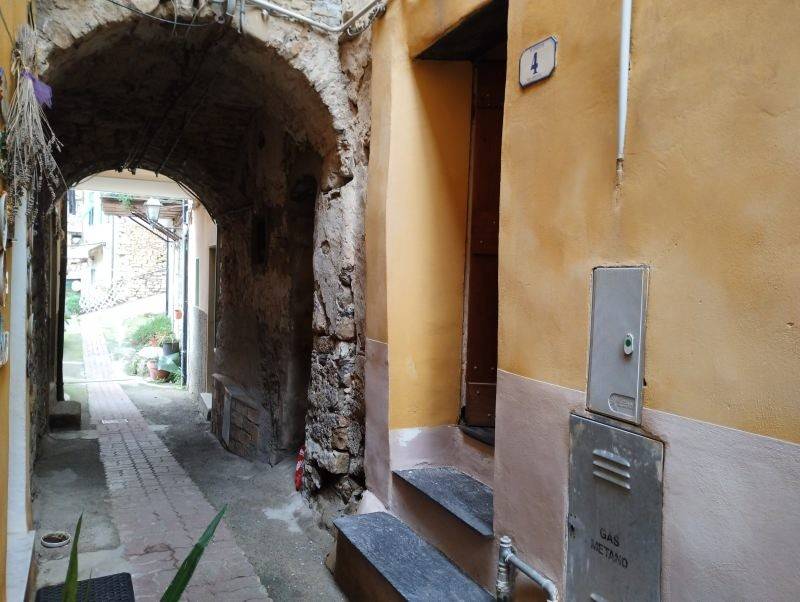 casa indipendente in vendita a Pietrabruna