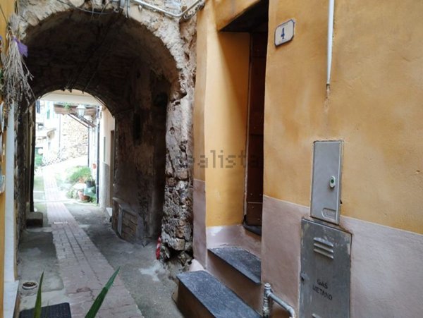 casa semindipendente in vendita a Pietrabruna