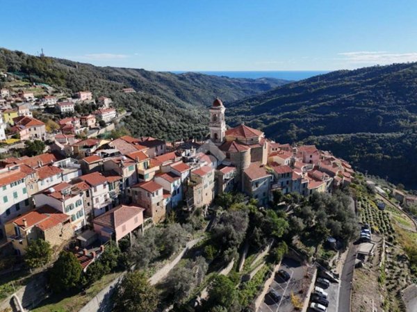 casa indipendente in vendita a Pietrabruna