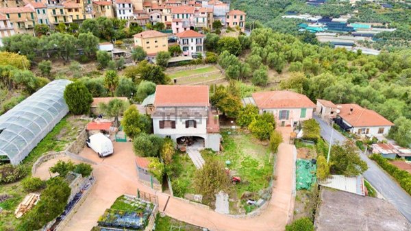 casa indipendente in vendita a Pietrabruna in zona Boscomare