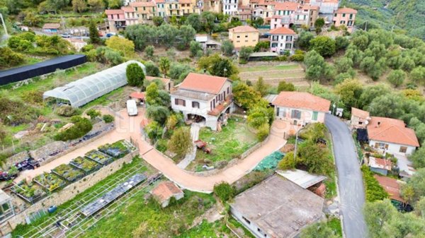 casa indipendente in vendita a Pietrabruna in zona Boscomare