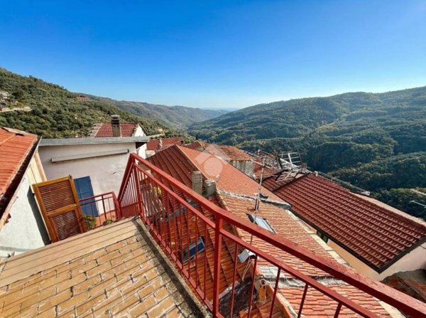 casa indipendente in vendita a Pietrabruna