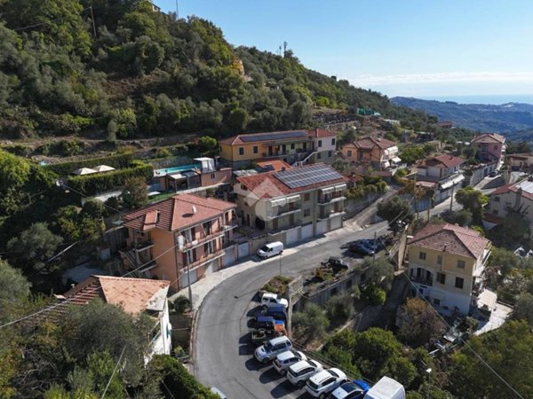 casa indipendente in vendita a Pietrabruna