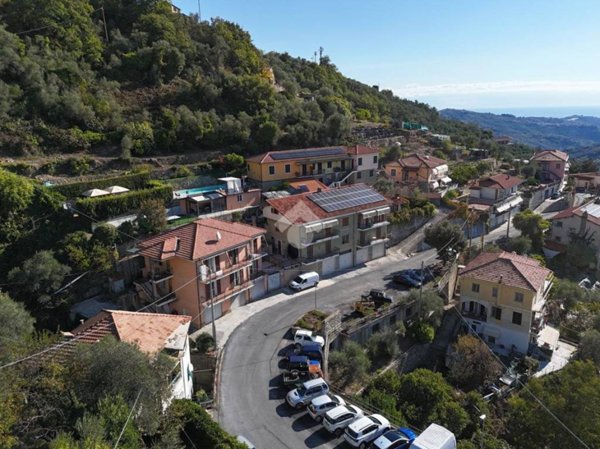 casa indipendente in vendita a Pietrabruna