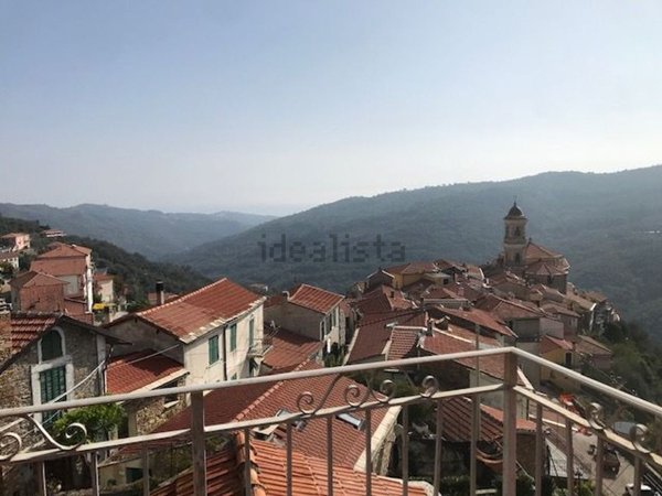 casa indipendente in vendita a Pietrabruna