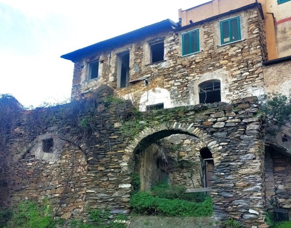 casale in vendita a Pietrabruna in zona Torre Papone