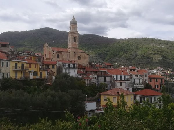 casa indipendente in vendita a Pietrabruna