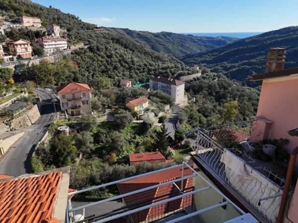 casa indipendente in vendita a Pietrabruna