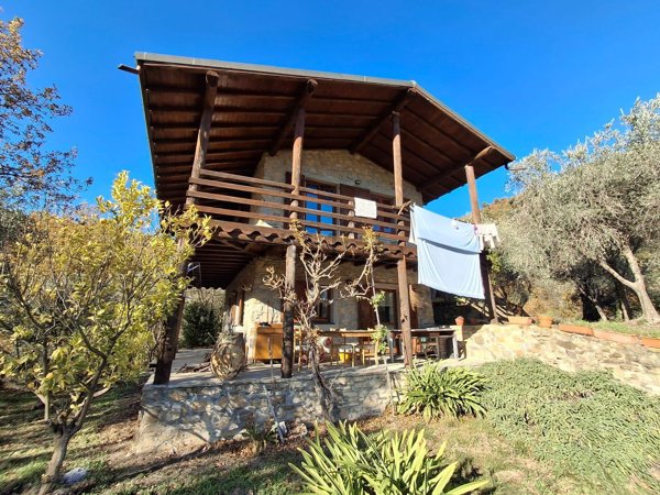 casa indipendente in vendita a Pietrabruna