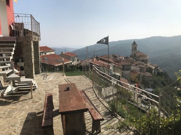 casa indipendente in vendita a Pietrabruna