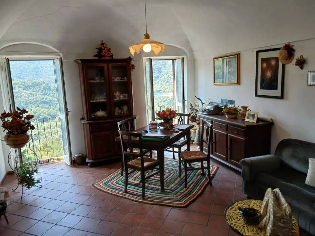 appartamento in vendita a Pietrabruna in zona Boscomare