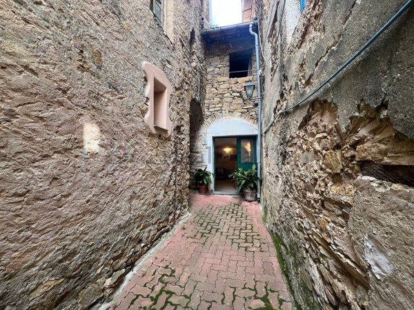 appartamento in vendita a Pietrabruna in zona Boscomare