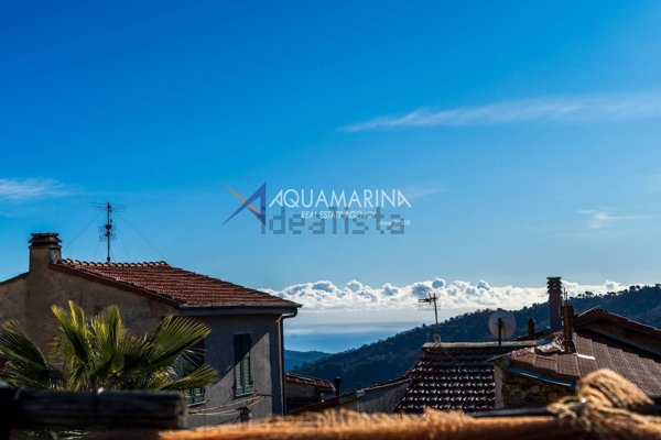 casa indipendente in vendita a Pietrabruna