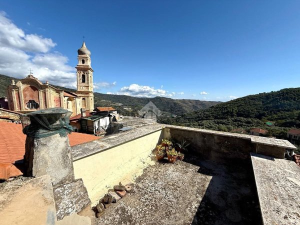 casa indipendente in vendita a Pietrabruna in zona Boscomare