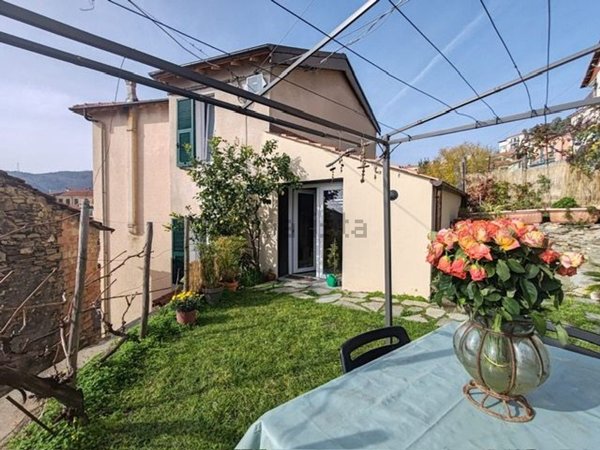 casa indipendente in vendita a Pietrabruna