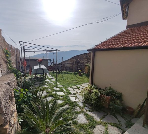 casa indipendente in vendita a Pietrabruna