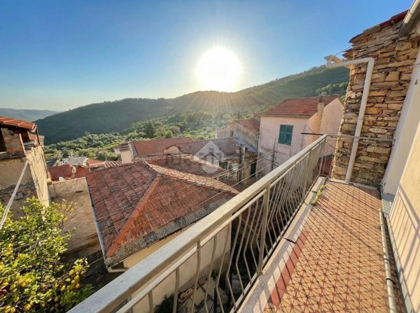 casa semindipendente in vendita a Pietrabruna in zona Boscomare