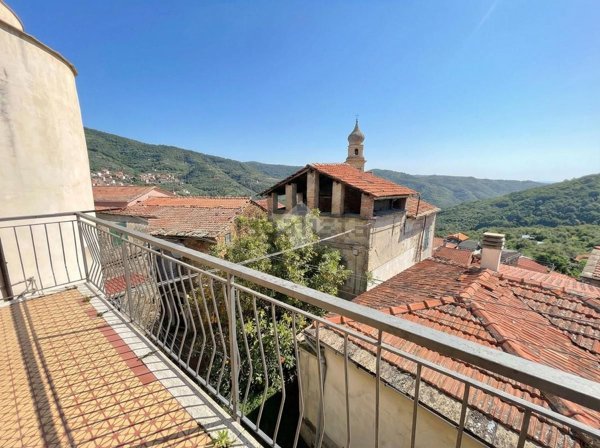 casa semindipendente in vendita a Pietrabruna in zona Boscomare