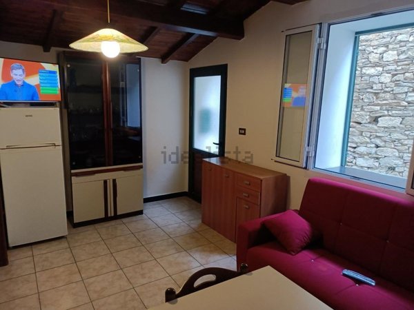 casa indipendente in vendita a Pietrabruna