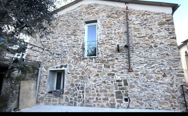 casa indipendente in vendita a Pietrabruna in zona Torre Papone