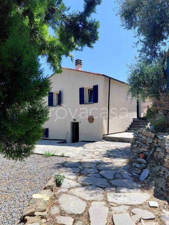 casa indipendente in vendita a Pietrabruna in zona Torre Papone