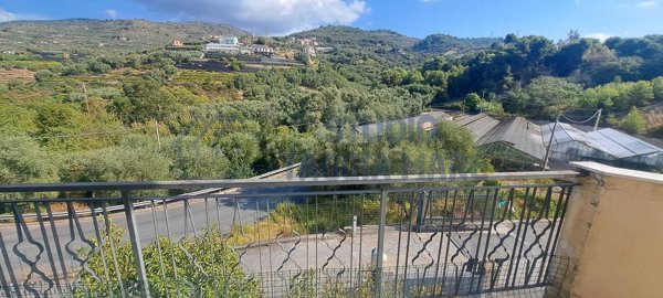 appartamento in vendita a Pietrabruna in zona Boscomare