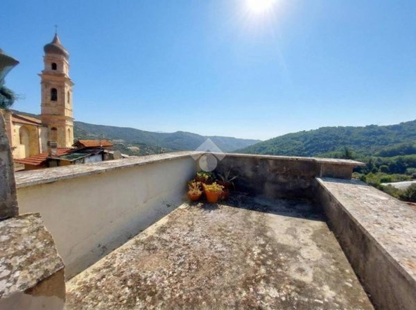 casa indipendente in vendita a Pietrabruna in zona Boscomare