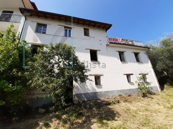 quadrivano in vendita a Pieve di Teco in zona Nirasca