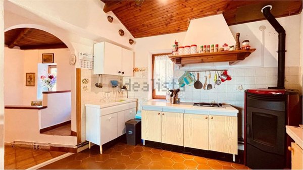 appartamento in vendita a Pieve di Teco in zona Lovegno