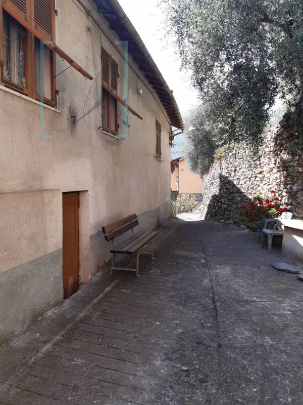 casa semindipendente in vendita a Pieve di Teco in zona Nirasca